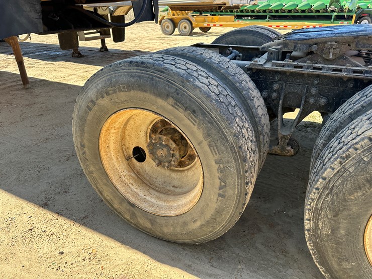 2005-international-9200i-image-11