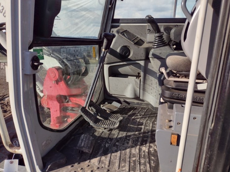 18-takeuchi-tb260cra-excavator-(qea-4048)-image-12