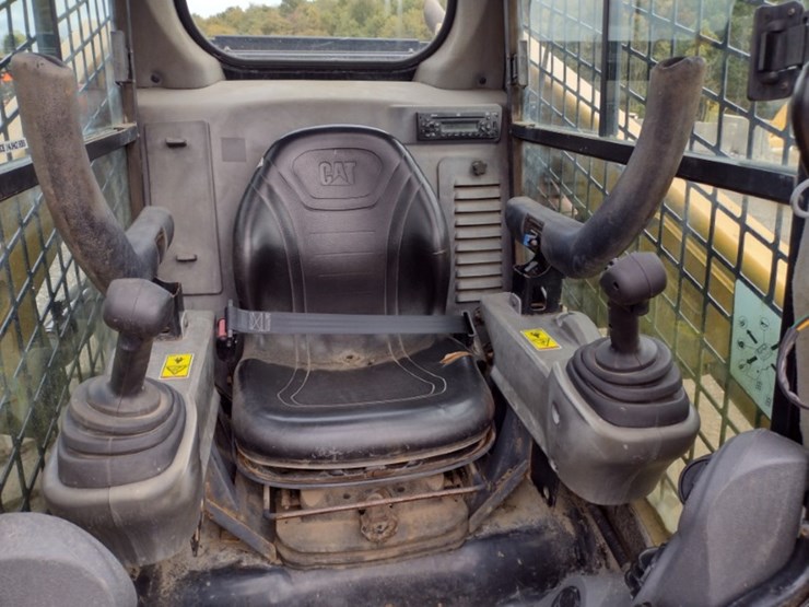 caterpillar-246d-image-11