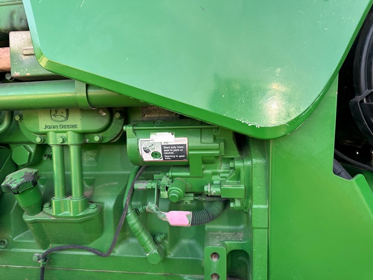 2010-john-deere-8295r-image-42