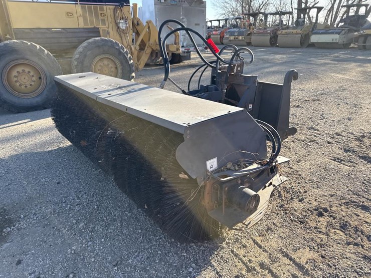 #2051-•-8’-case-sweeper-loader-attachment-image-1