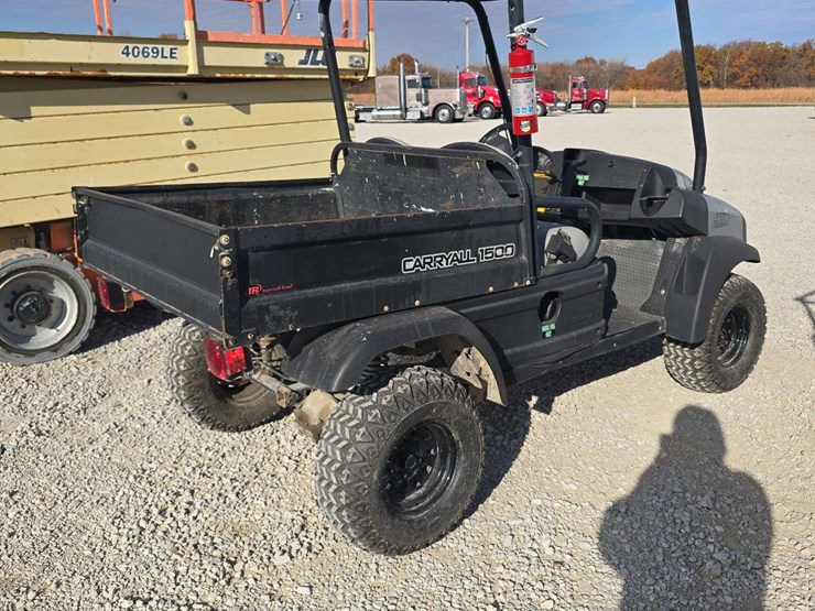 2016-club-car-ingersoll-rand,-carryall-1500-kubota-diesel,-1,348-hours,-4x4,-new-tires,-and-dump-bed,-runs-and-works-great-image-4
