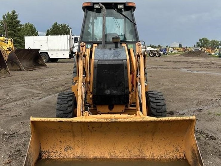 2000-case-570m-xt-image-2