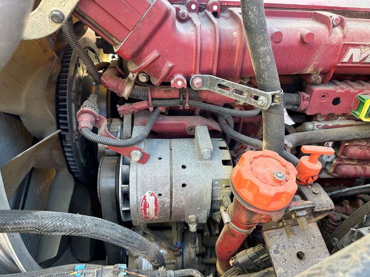 #33704-•-2011-mack-cxu-t/a-sleeper-truck-tractor-1m1aw09y8bm013165-image-55