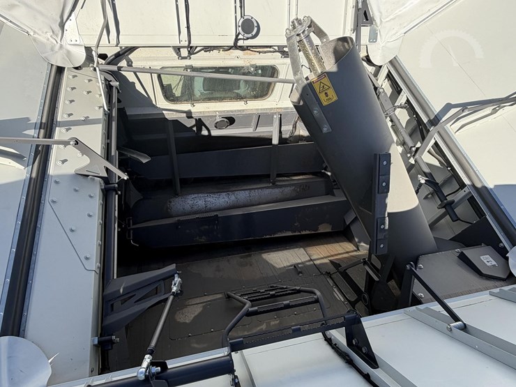 2022-claas-lexion-7500-image-68