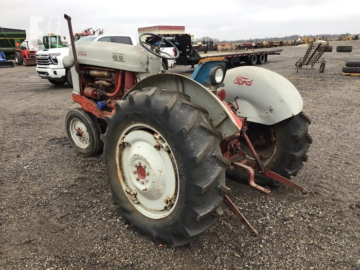 1956-ford-960-image-6