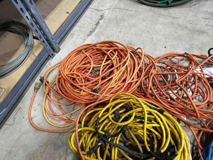 5--extension-chords,-hose-real-image-4