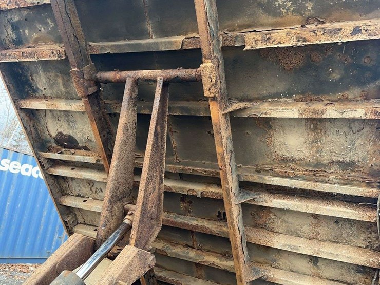 2006-chevrolet-3500-image-10