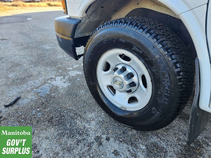 2012-chevrolet-express-2500-image-15