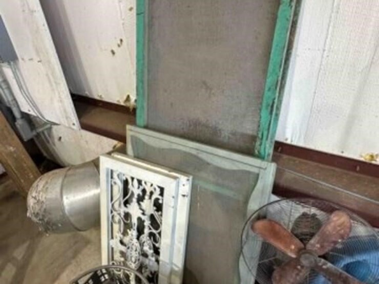 assorted-decor,-fans,-lamps,-doors-etc..-image-3