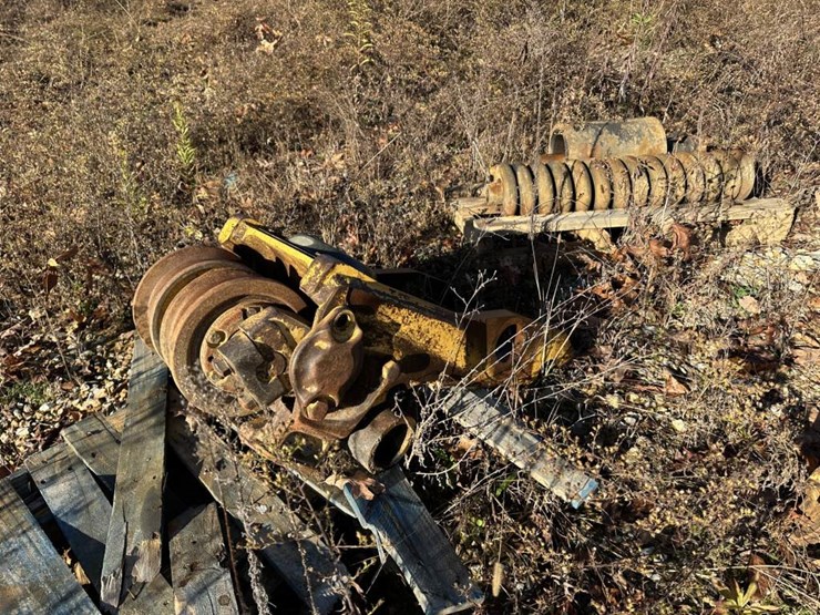 #2200-•-caterpillar-d8-undercarriage-image-14