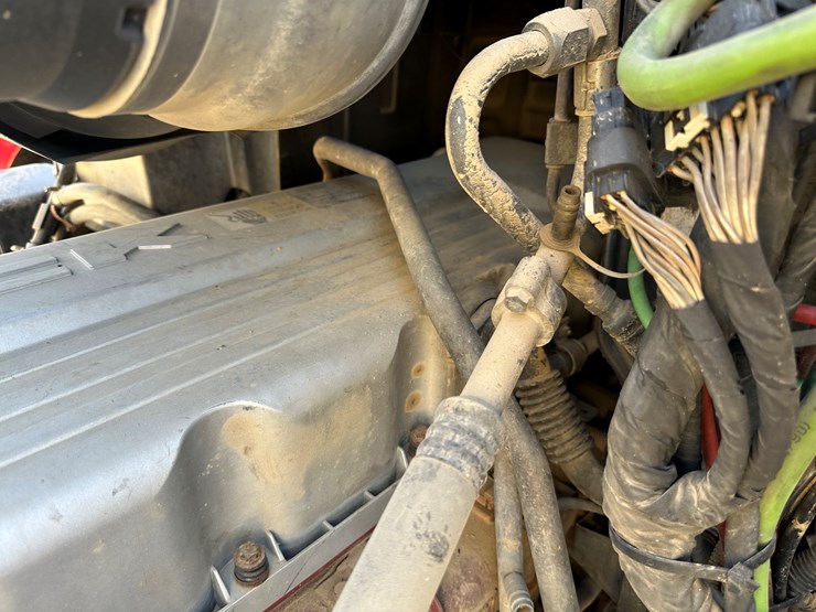 #33710-•-2011-mack-cxu-t/a-sleeper-truck-tractor-1m1aw09y3bm013638-image-58