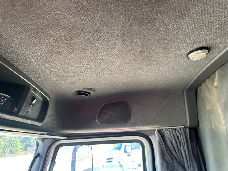 #33704-•-2011-mack-cxu-t/a-sleeper-truck-tractor-1m1aw09y8bm013165-image-70