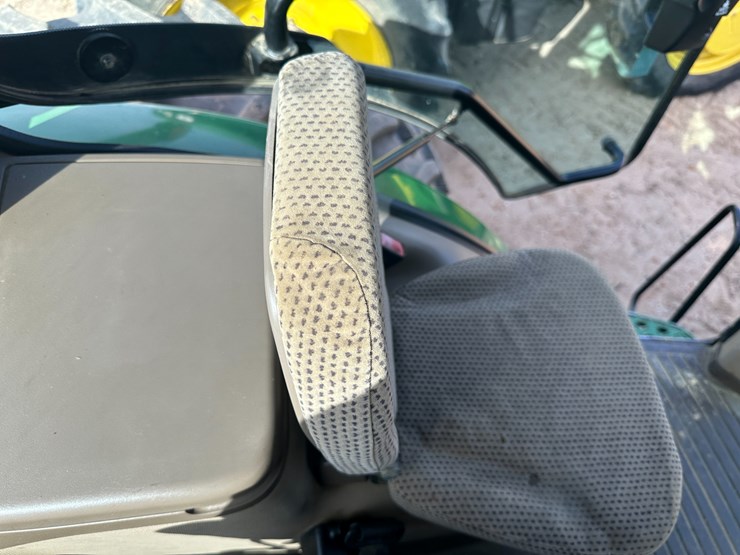 2013-john-deere-8285r-image-50