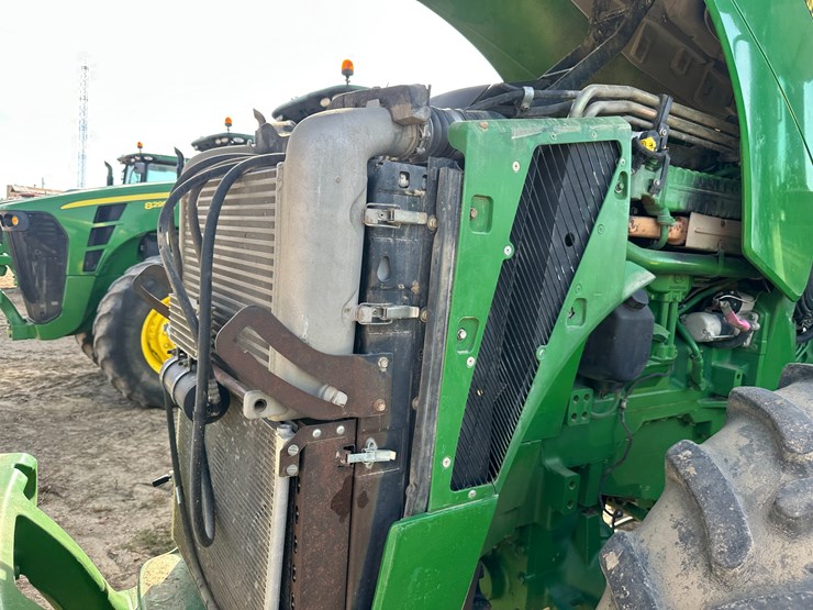 2010-john-deere-8295r-image-46