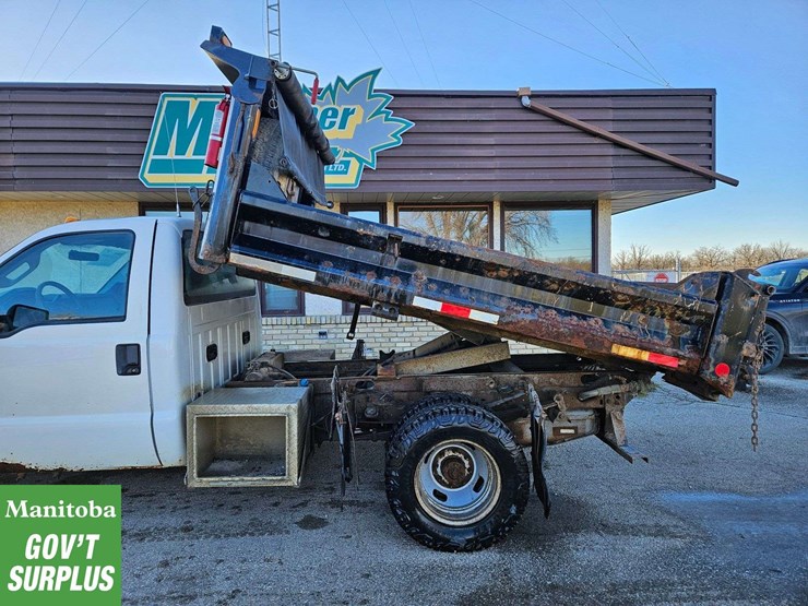 2011-ford-f350-image-11