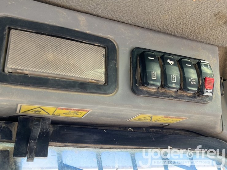 2019-caterpillar-279d3-image-28