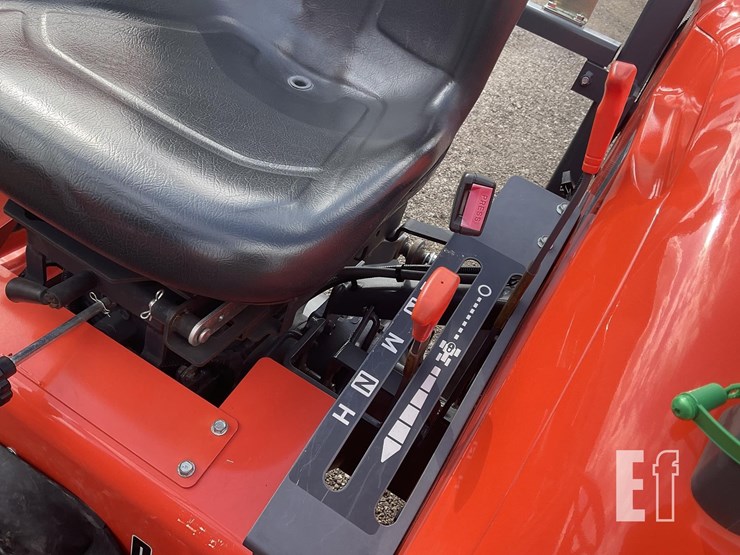 2020-kubota-mx5400-image-17