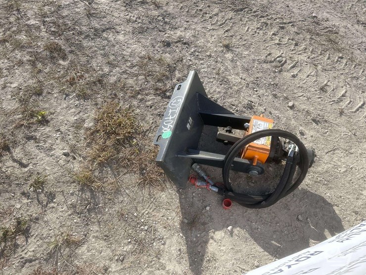 2025-wolverine-mad-12-12d-auger-mini-skid-steer-attachment-image-3