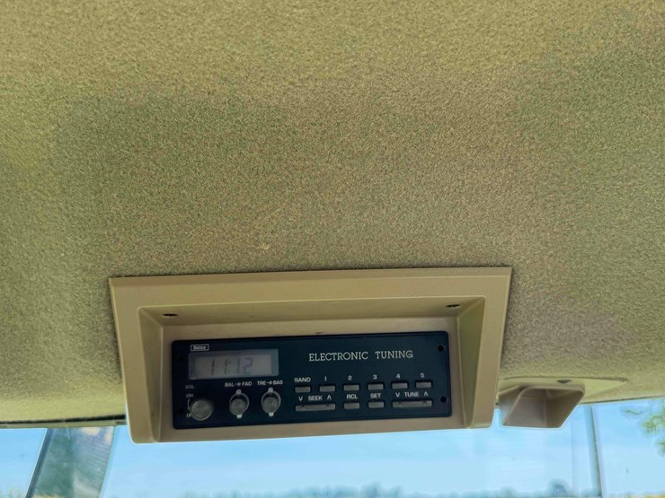 1999-john-deere-8100-image-28