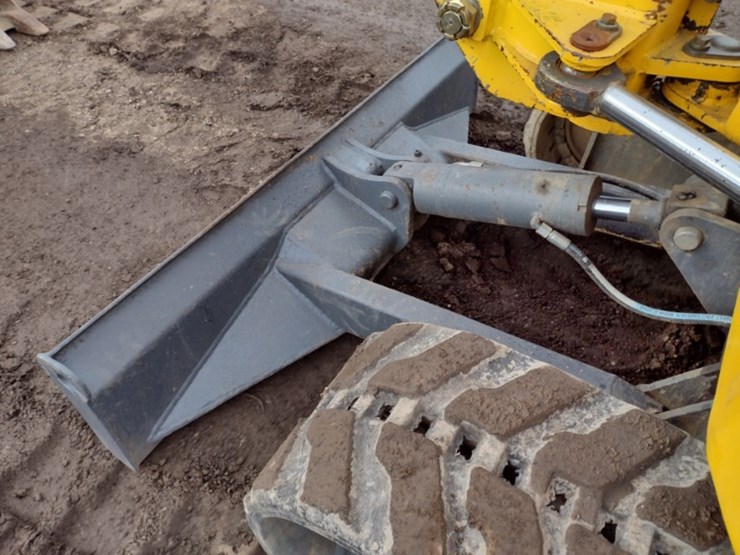 new-holland-ec25-image-24