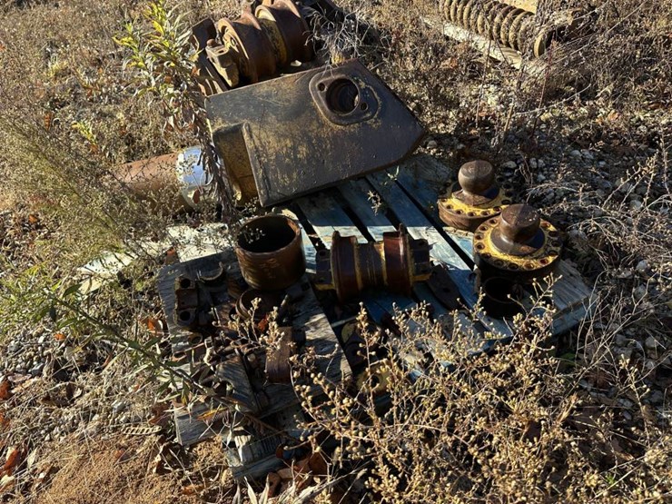 #2200-•-caterpillar-d8-undercarriage-image-10