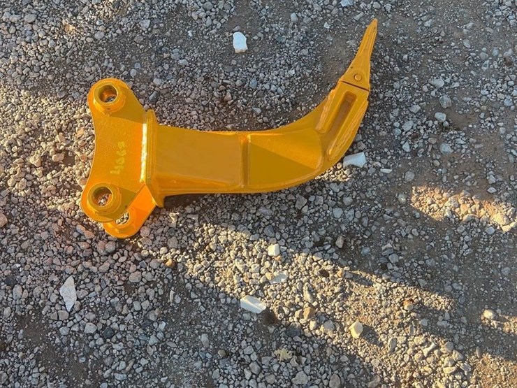 cat305-excavator-single-ripper-attachment-image-4