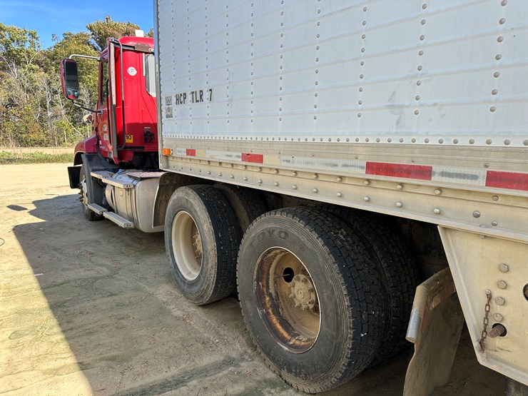 #33708-•-2014-mack-cxu-t/a-daycab-truck-tractor-1m1aw02y3em038036-image-4