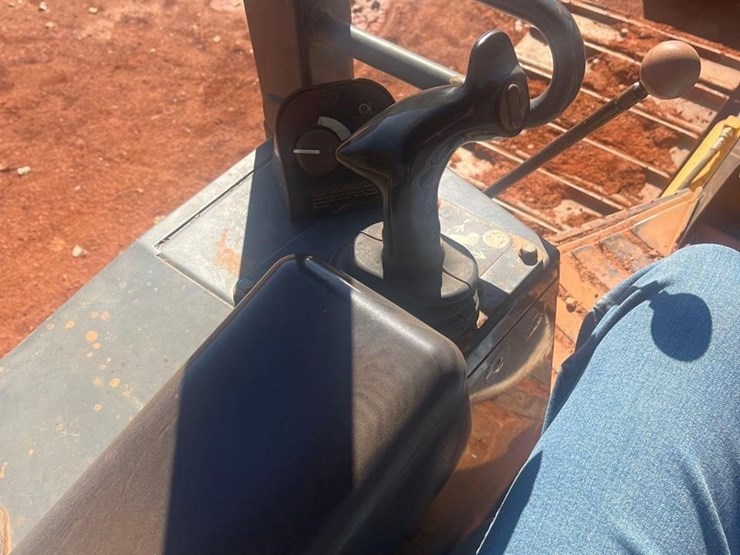 2010-deere-450j-lgp-image-20