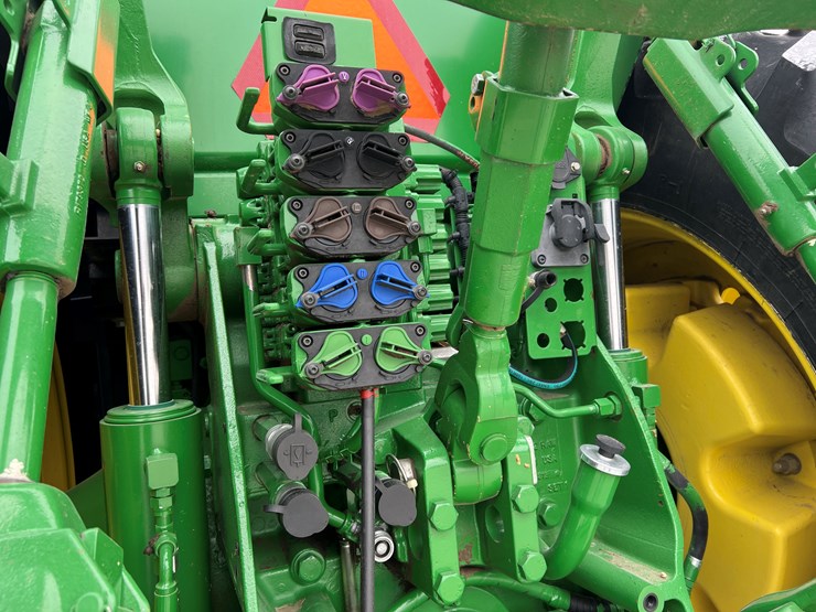 john-deere-8285r-image-19
