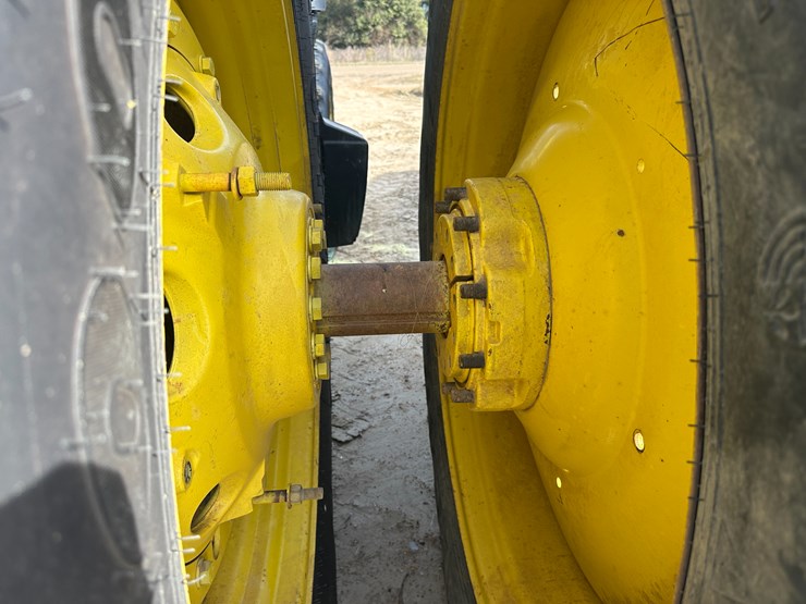 2010-john-deere-8295r-image-12