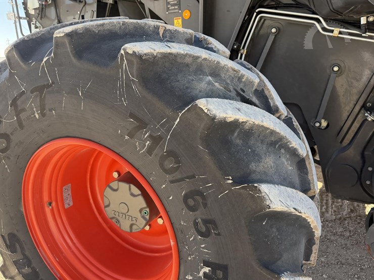 2022-claas-lexion-7500-image-76