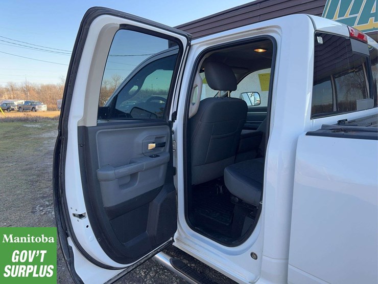 2017-dodge-1500-image-21