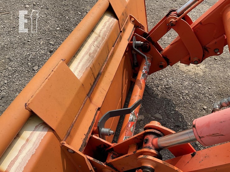 2015-kubota-m6-111-image-11