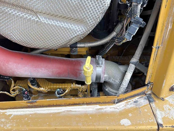 caterpillar-d6t-lgp-image-21