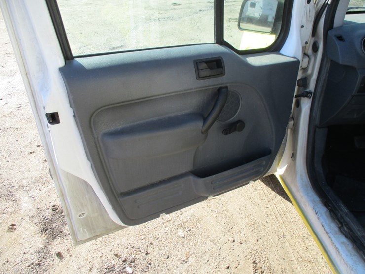 2010-ford-transit-connect-image-12