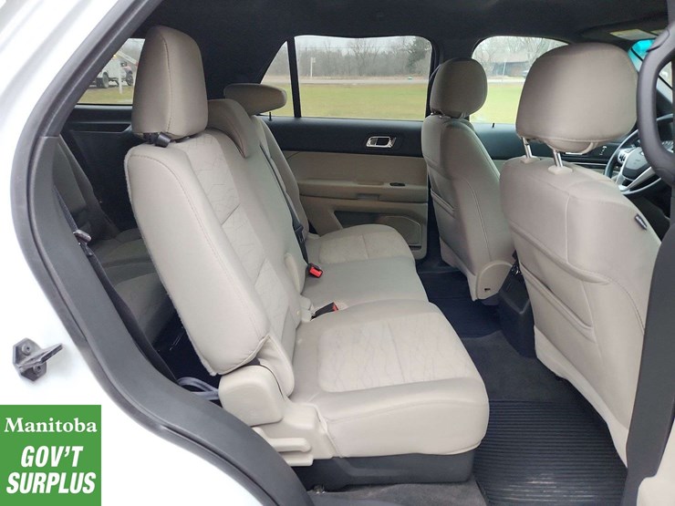 2013-ford-explorer-image-17