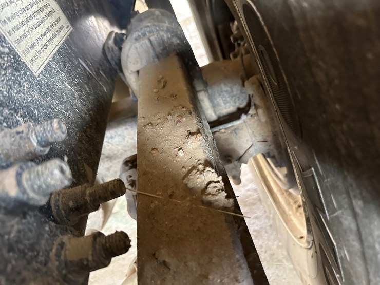 #33710-•-2011-mack-cxu-t/a-sleeper-truck-tractor-1m1aw09y3bm013638-image-22