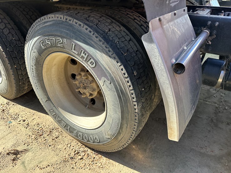 #33708-•-2014-mack-cxu-t/a-daycab-truck-tractor-1m1aw02y3em038036-image-11