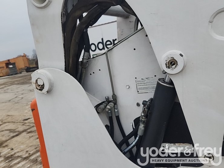 2007-bobcat-s300-image-11