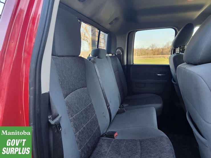 2015-dodge-1500-image-39