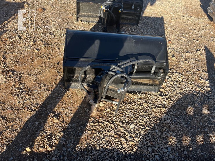 future-5t-hydraulic-tilt-bucket-image-2