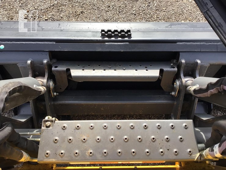 2023-new-holland-c345-image-10