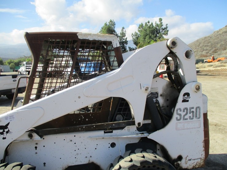2006-bobcat-s250-image-15