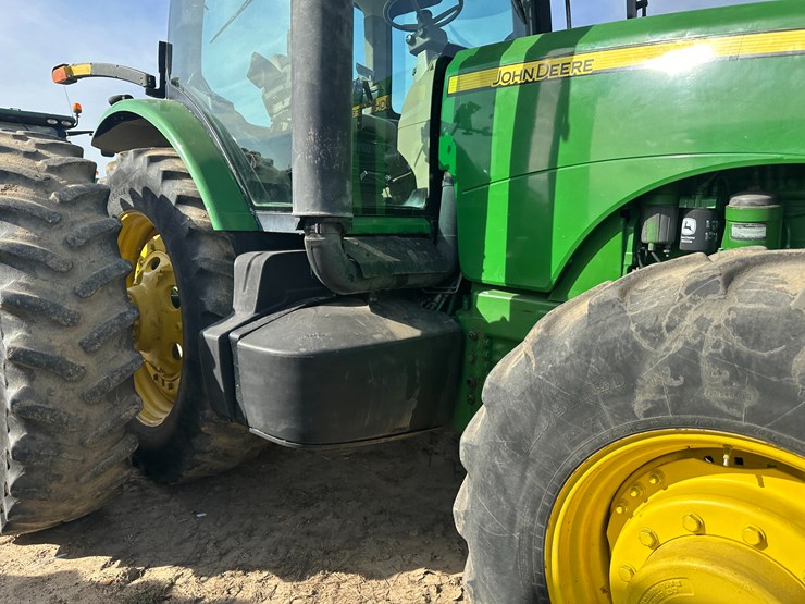 2010-john-deere-8295r-image-34