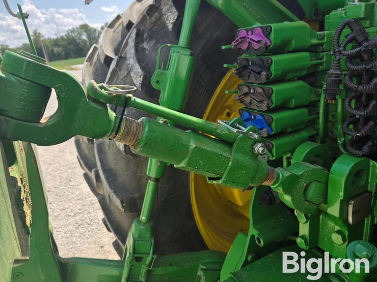 2011-john-deere-8360r-image-16