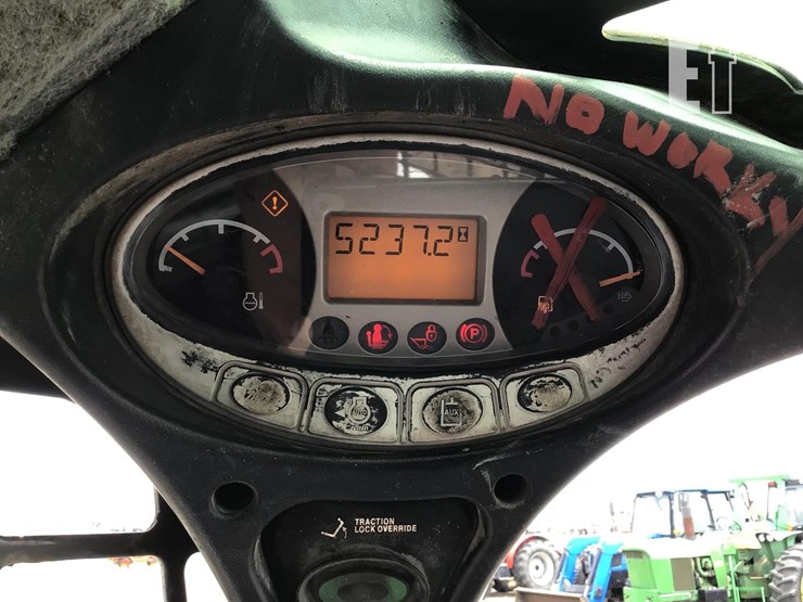 2017-bobcat-t740-image-13