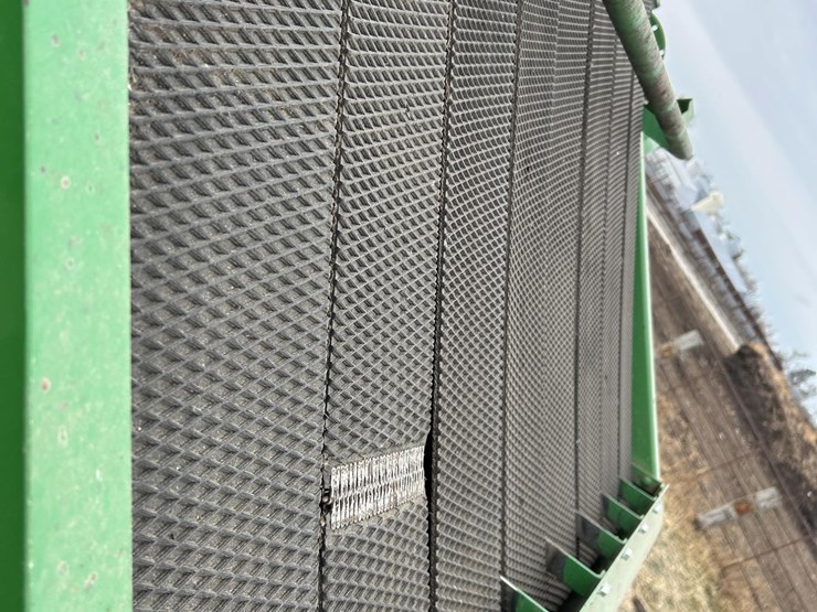 2018-john-deere-560m-image-40