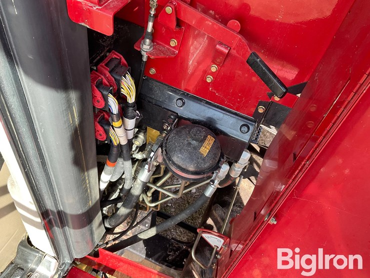 2014-case-ih-6140-image-16