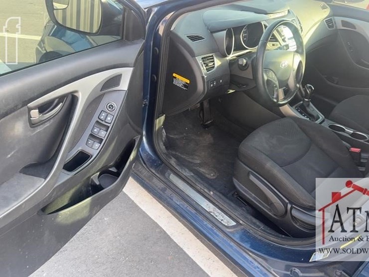 2010-hyundai-elantra-image-11